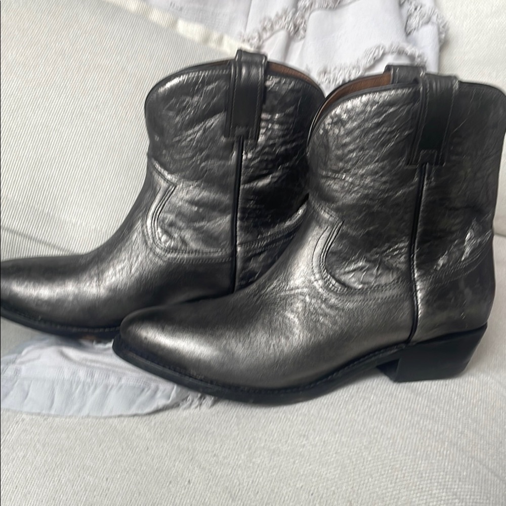 FRYE BILLIE Silver Leather Cowboy Boots. BRAND NEW ✅✅✅✅✅✅✅✅✅